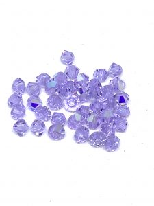 Bicono Preciosa
40 pezzi
Misura 3mm
Colore Violet AB
Articolo 444